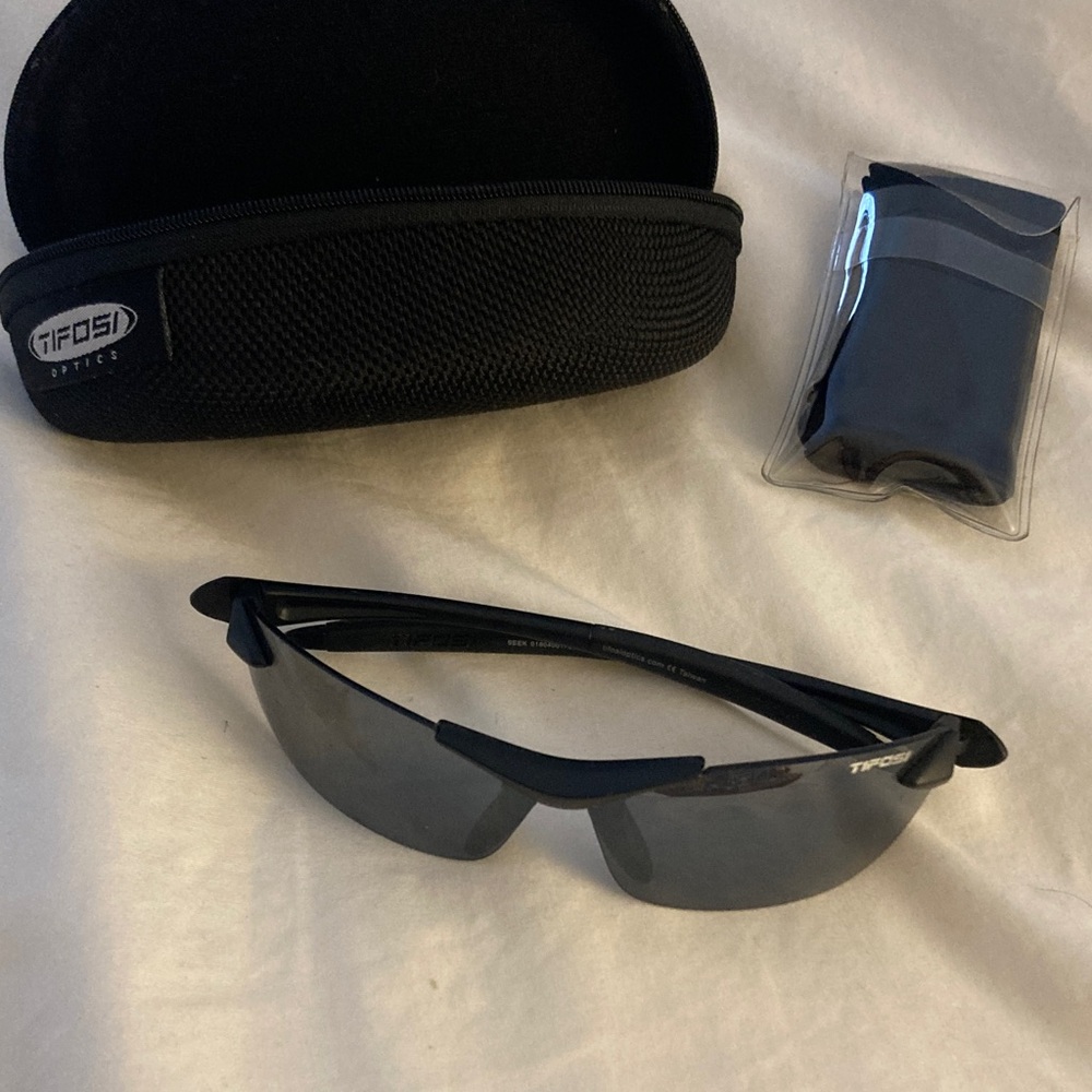 Tifosi sunglasses EUC
